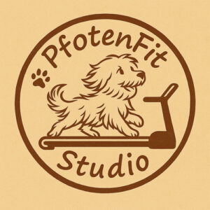 PfotenFit-Studio-Logo mit Rumo auf dem Hundelaufband